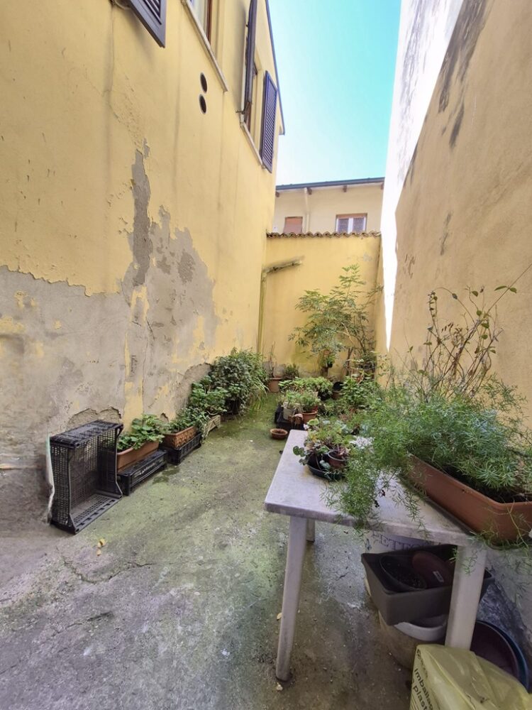 14est cortile1 1775815398 gallery 750x1000